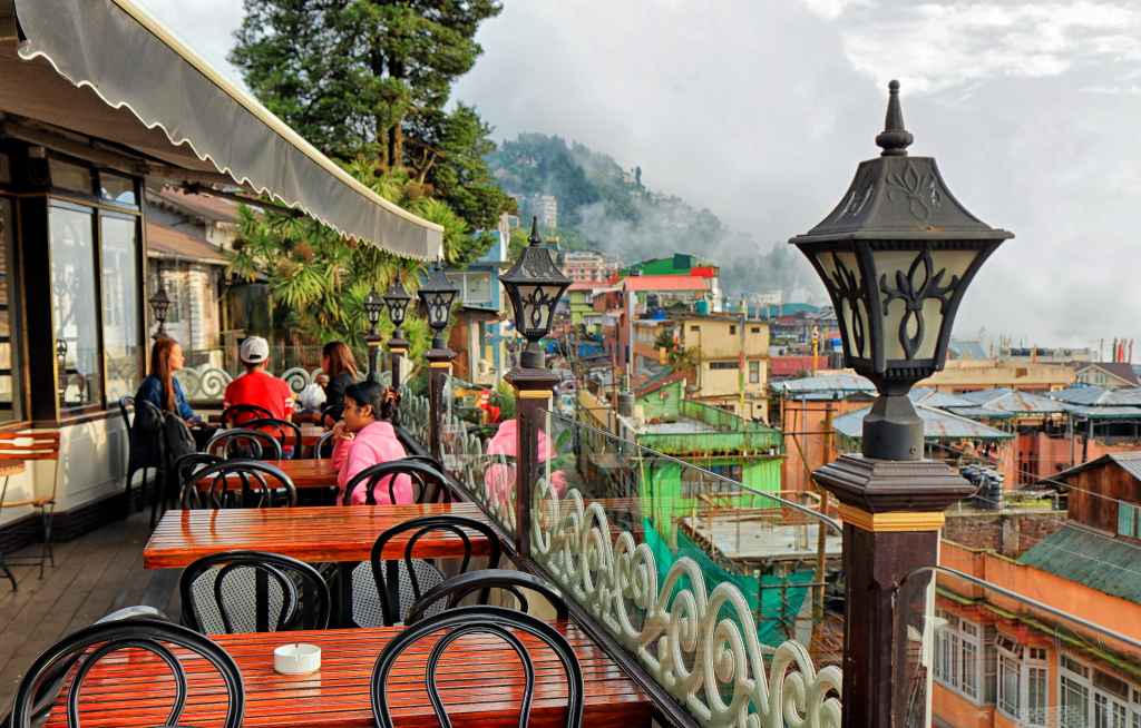 places to visit in darjeeling cafe