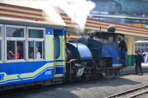 Read more about the article Darjeeling Toy Train: My First Experience of the Famous “Joy Ride”