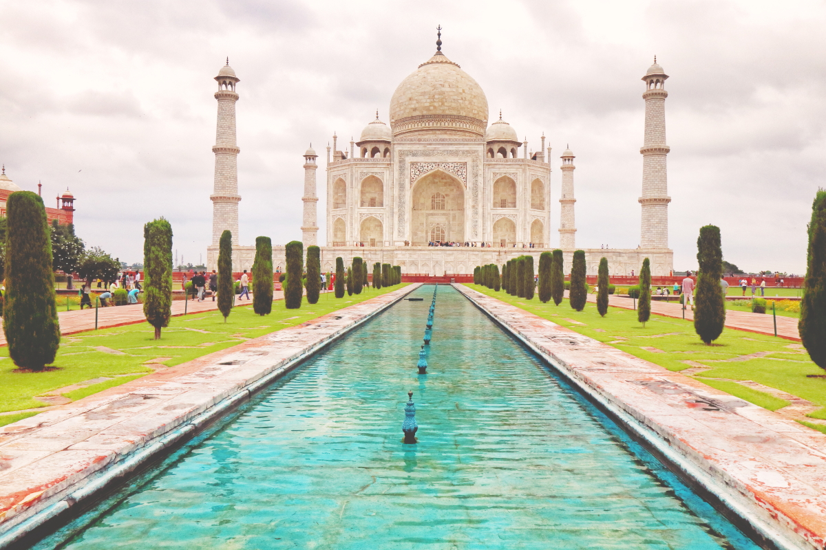 You are currently viewing How to Photograph Taj Mahal on an Overcast Day